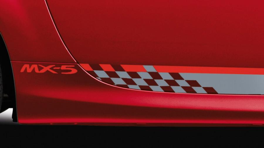  Mazda MX-5 Miata Senshu Roadster Coupe 2012 года  (фото 6 из 15)